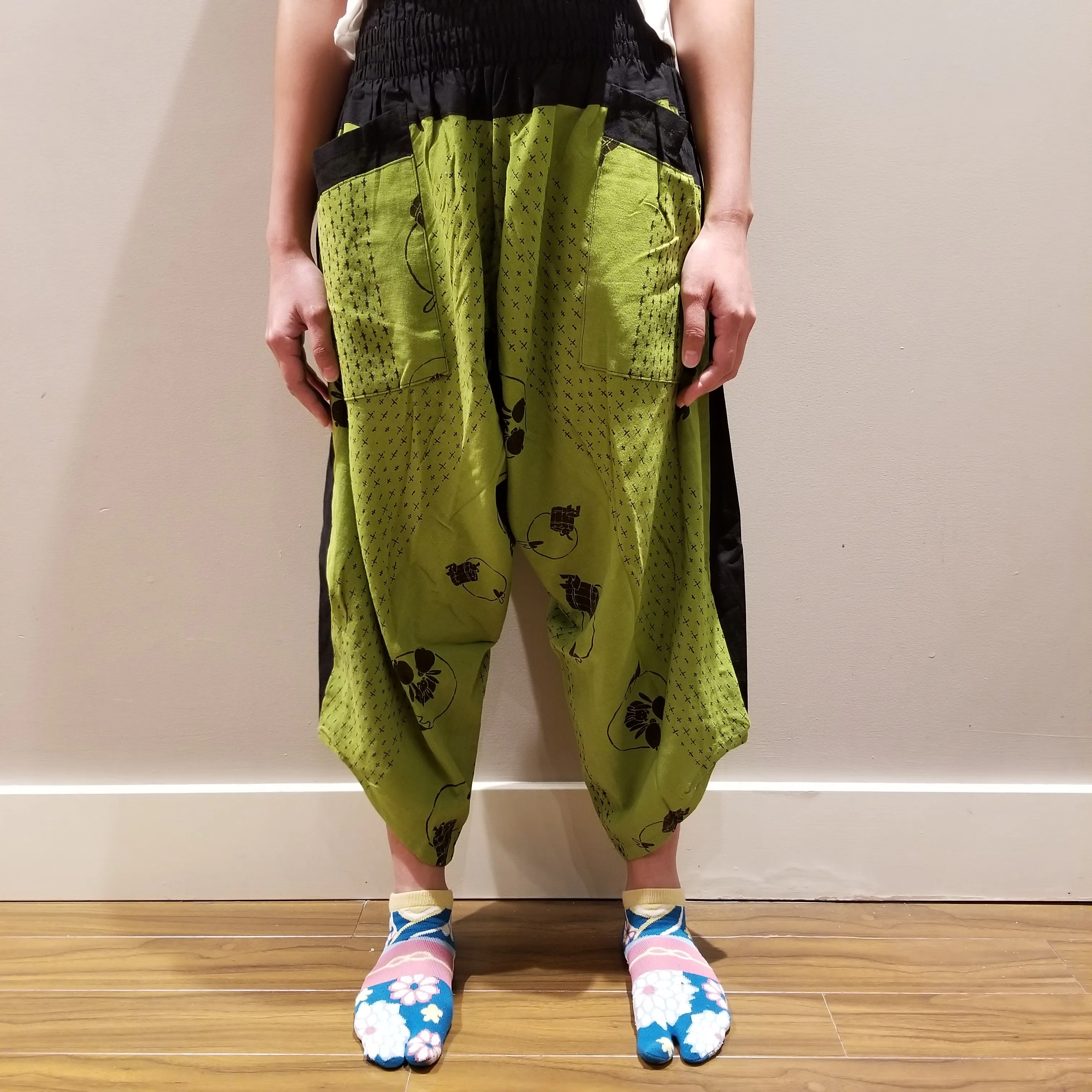 Bunny Crests Green Elastic Waist Samurai Pants