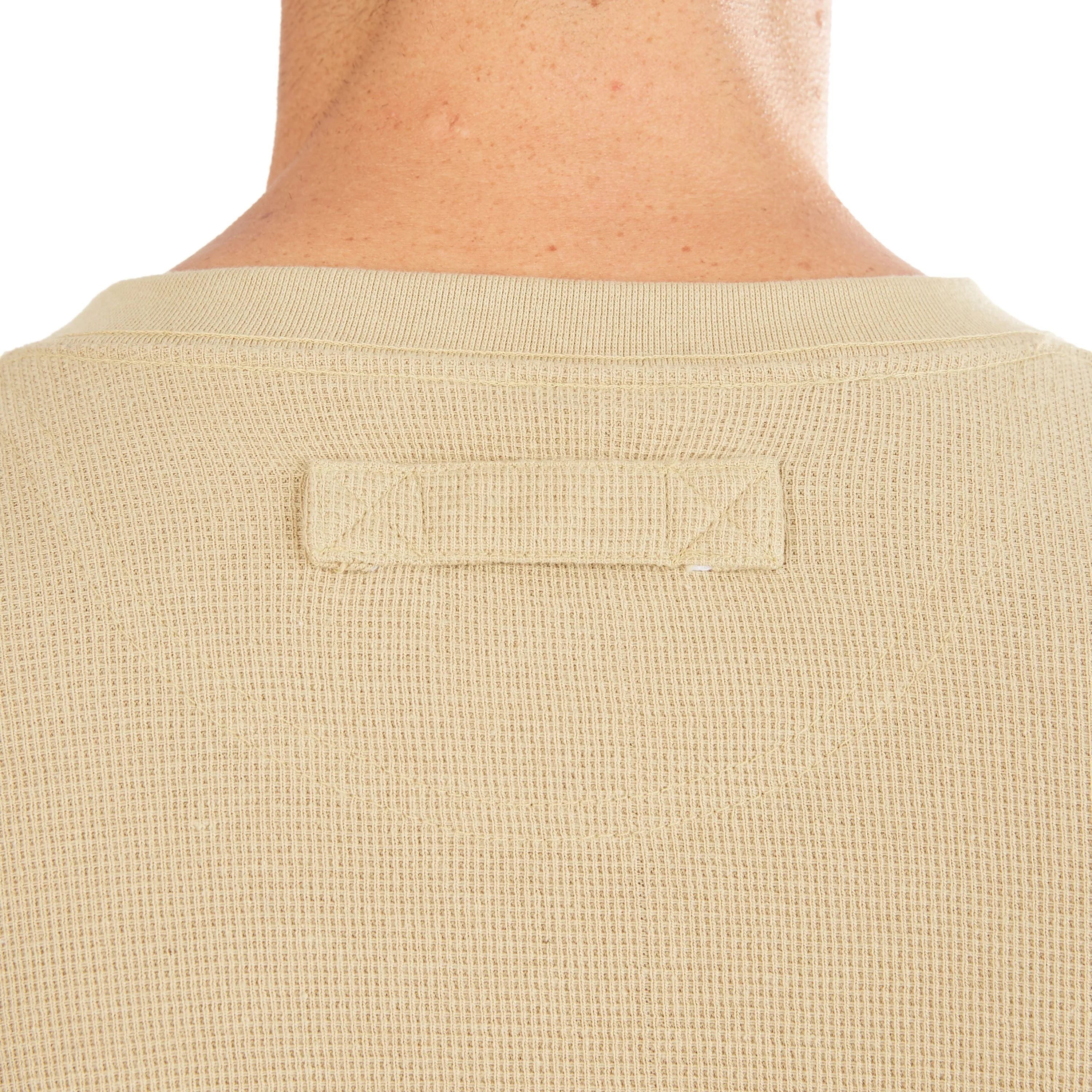 EXTENDED TAIL MINI-THERMAL KNIT HENLEY PULLOVER WITH GUSSET