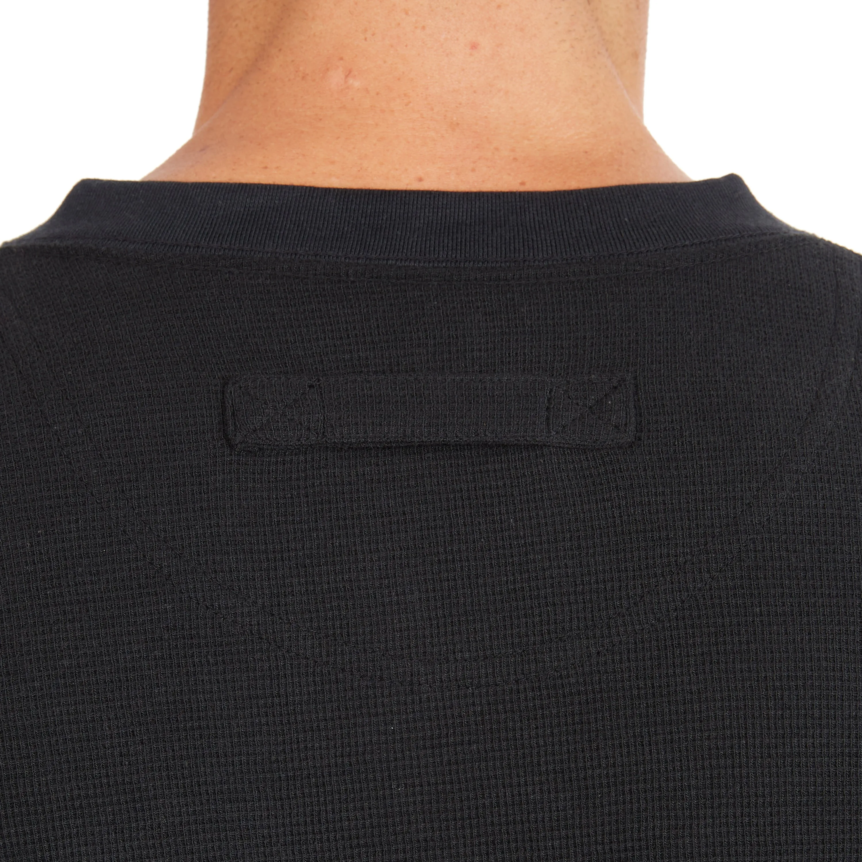 EXTENDED TAIL MINI-THERMAL KNIT HENLEY PULLOVER WITH GUSSET