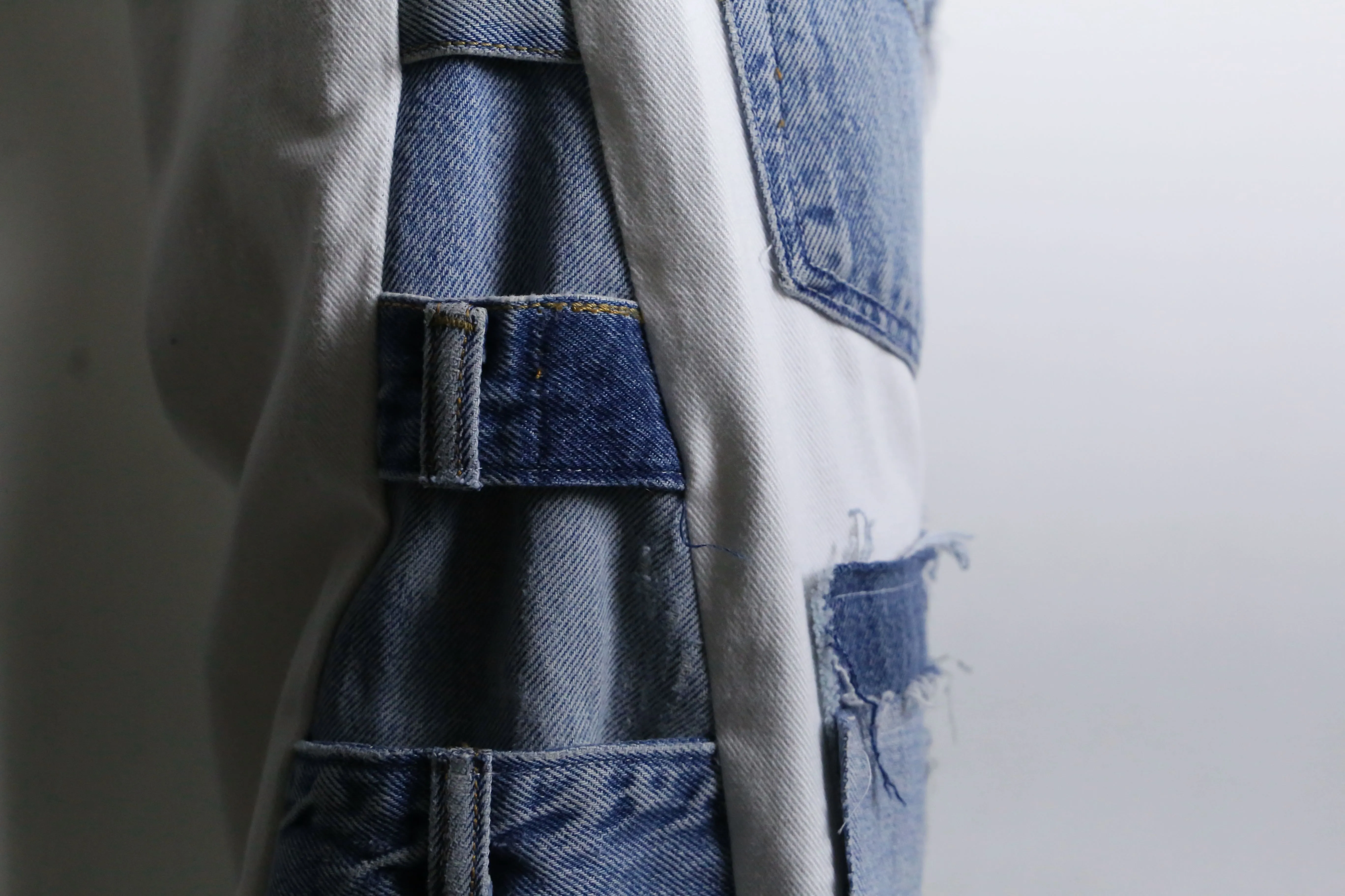 "Re:make" denim design patch white flare denim pants