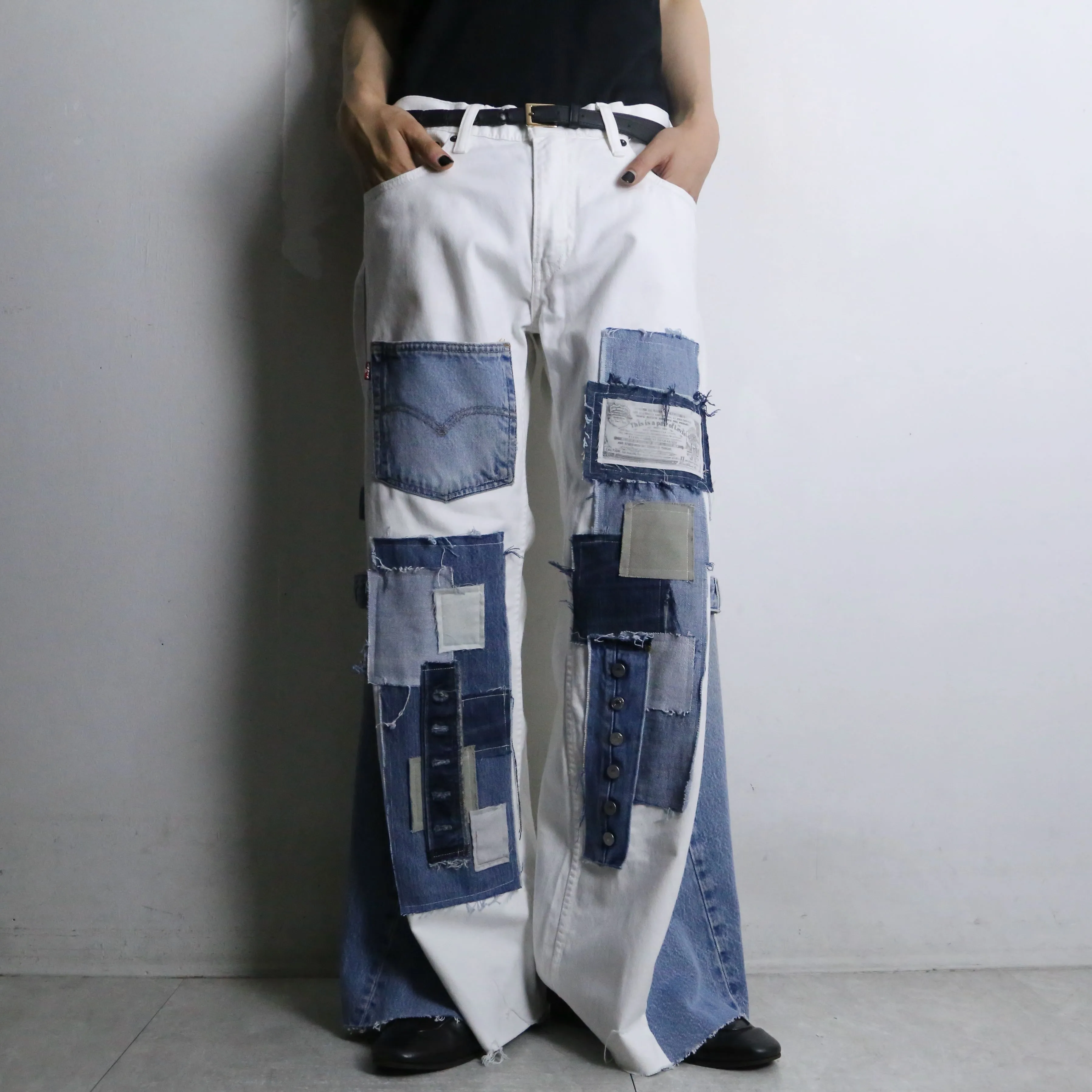 "Re:make" denim design patch white flare denim pants