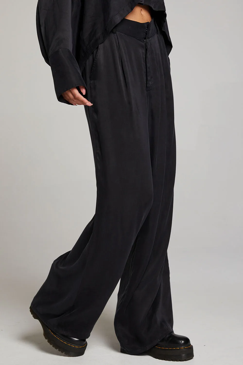 Roy Licorice Trouser